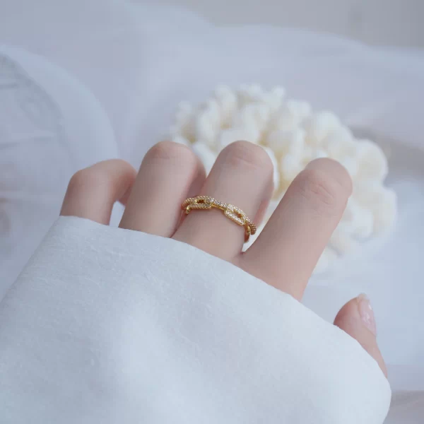 Bella Gold Adjustable Chain Link Ring